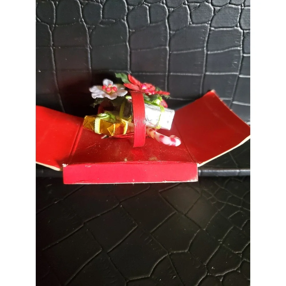 Avon nos christmas